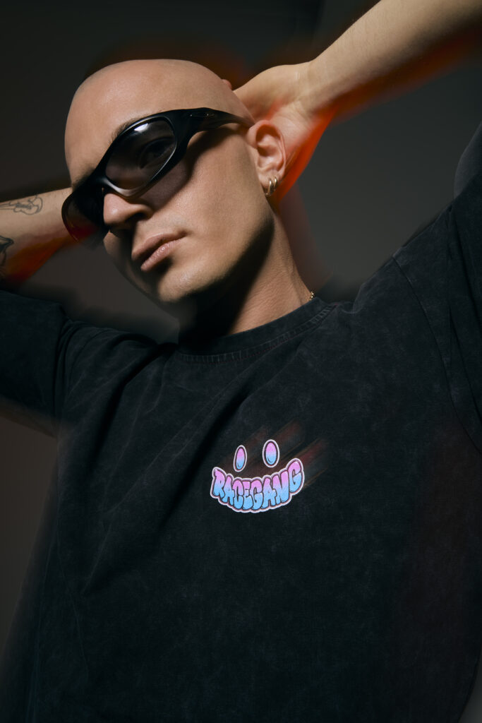 Smile Washed T-shirt czarny sprany bawełniany z krótkim rękawem